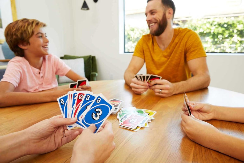 UNO Jogo de Cartas Original para crianças a partir de 7 anos